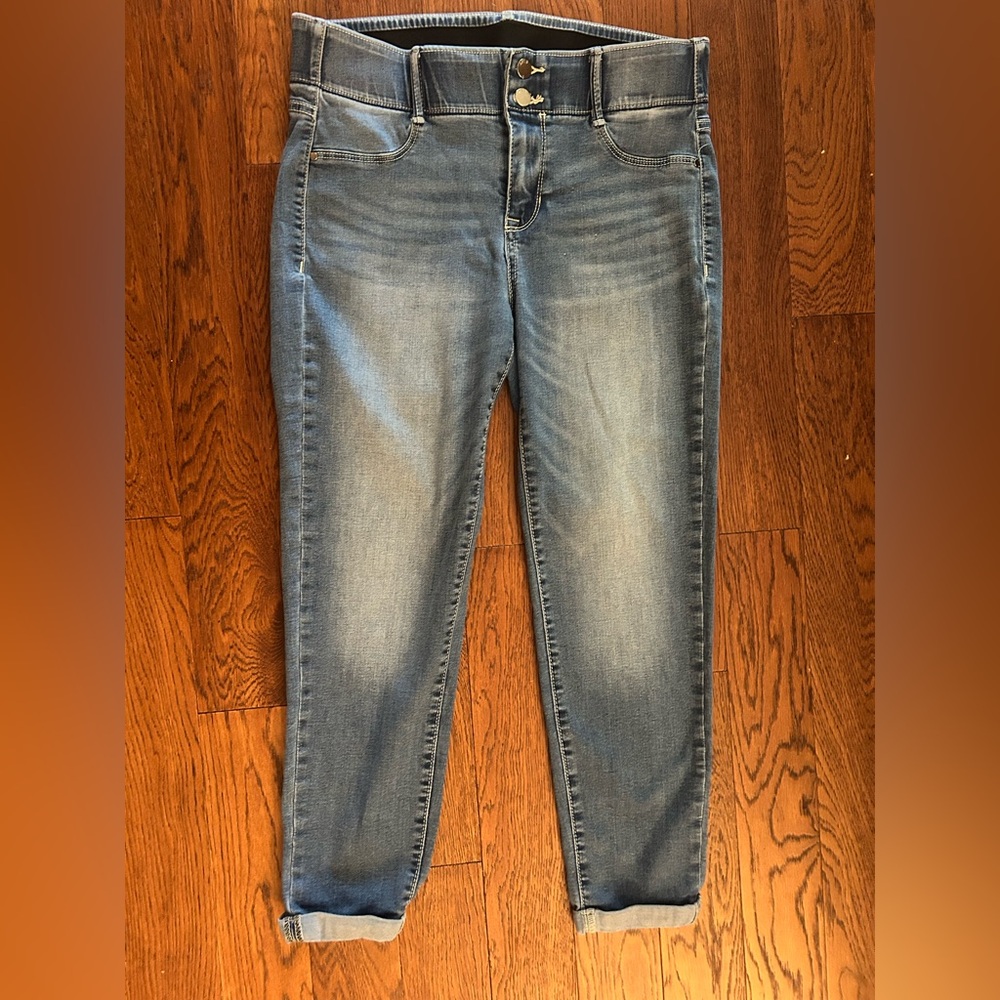 [Apt. 9] Women’s Size 12 Capri Mid Rise Tummy Control Jeans